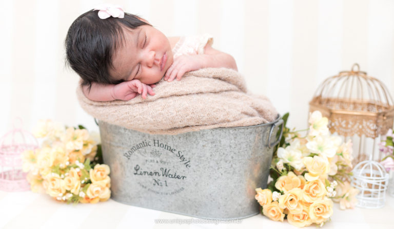maternidade newborn de menina 15 - Fotografia de Parto e Família | Unique Fotografia e Design